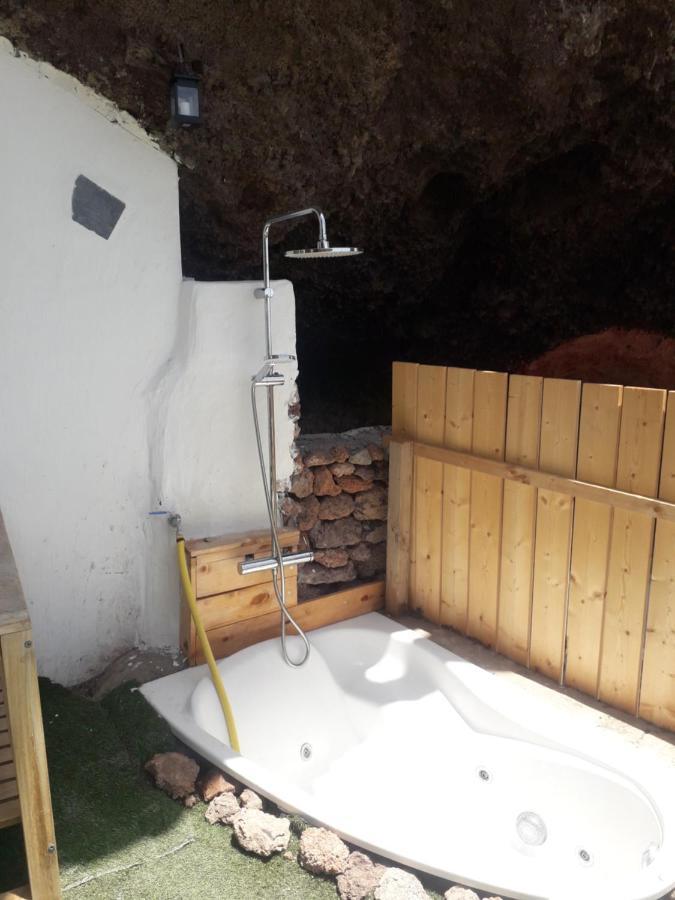 Вилла Cueva Rural " Old London " With Jacuzzi And Swimming Pool Санта-Крус-де-Тенерифе Экстерьер фото